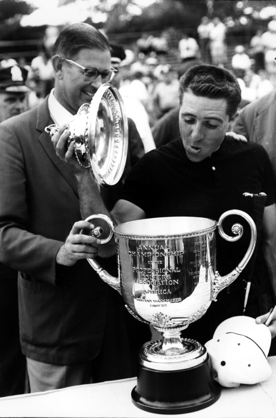 1962: Gary Player becomes first nonresident of US to win PGA championship
